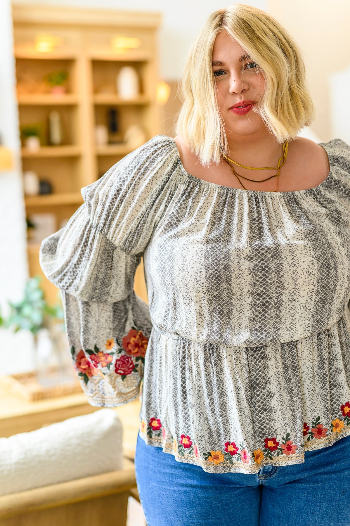 Don_tTemptMeEmbroideredBlouse3
