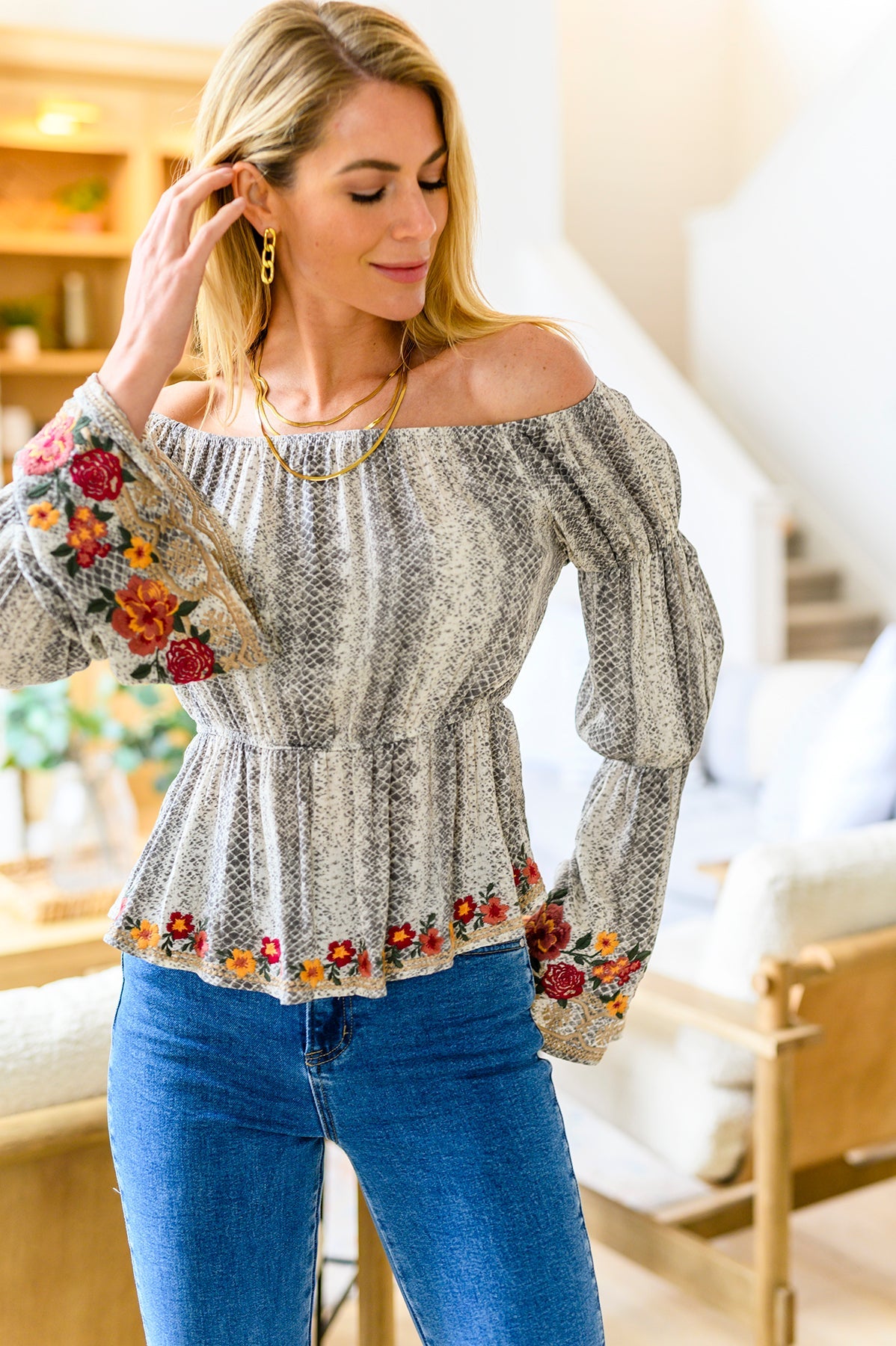Don_tTemptMeEmbroideredBlouse9