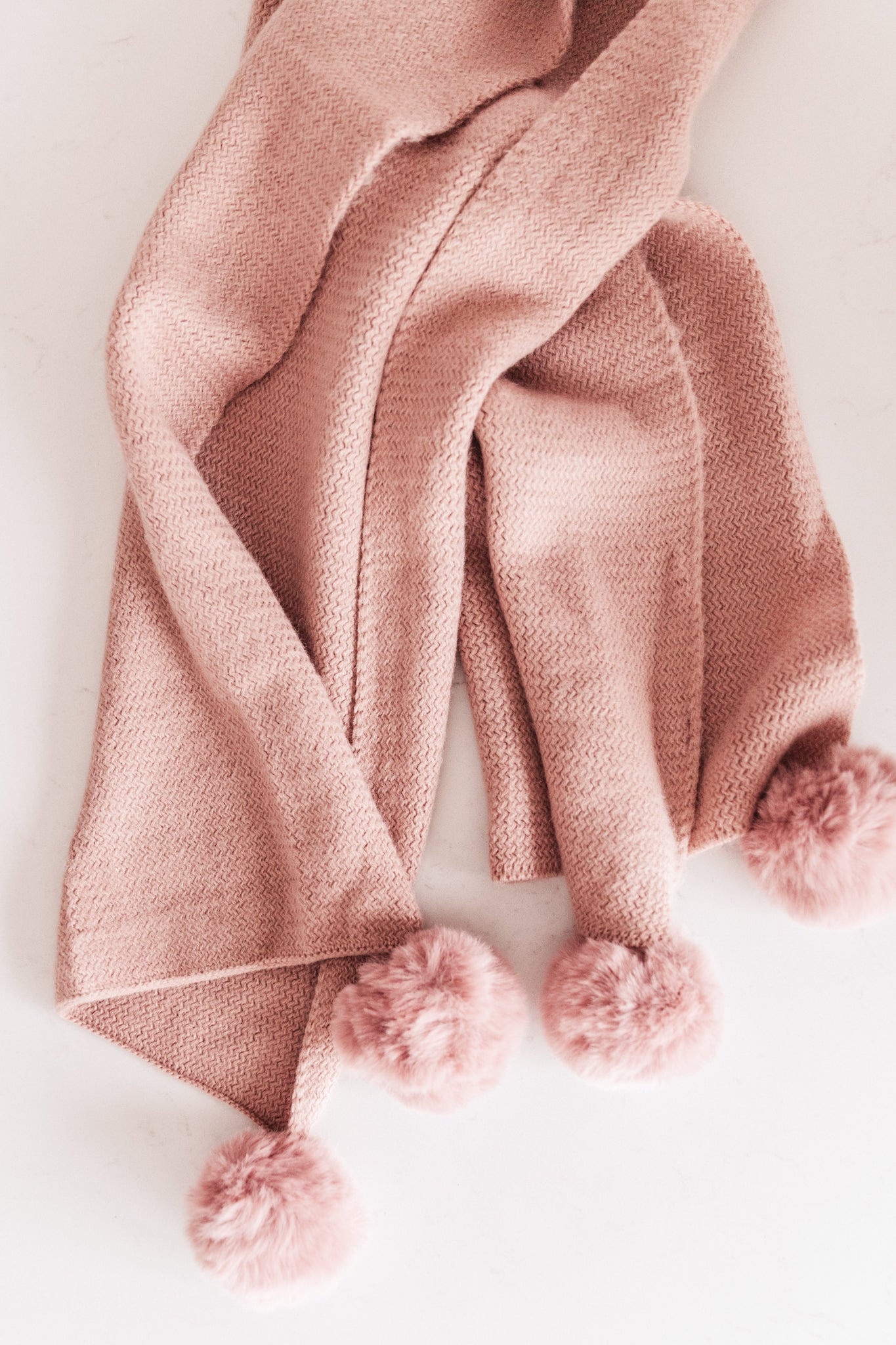 KnittedFuzzyPomPomScarfInBlush