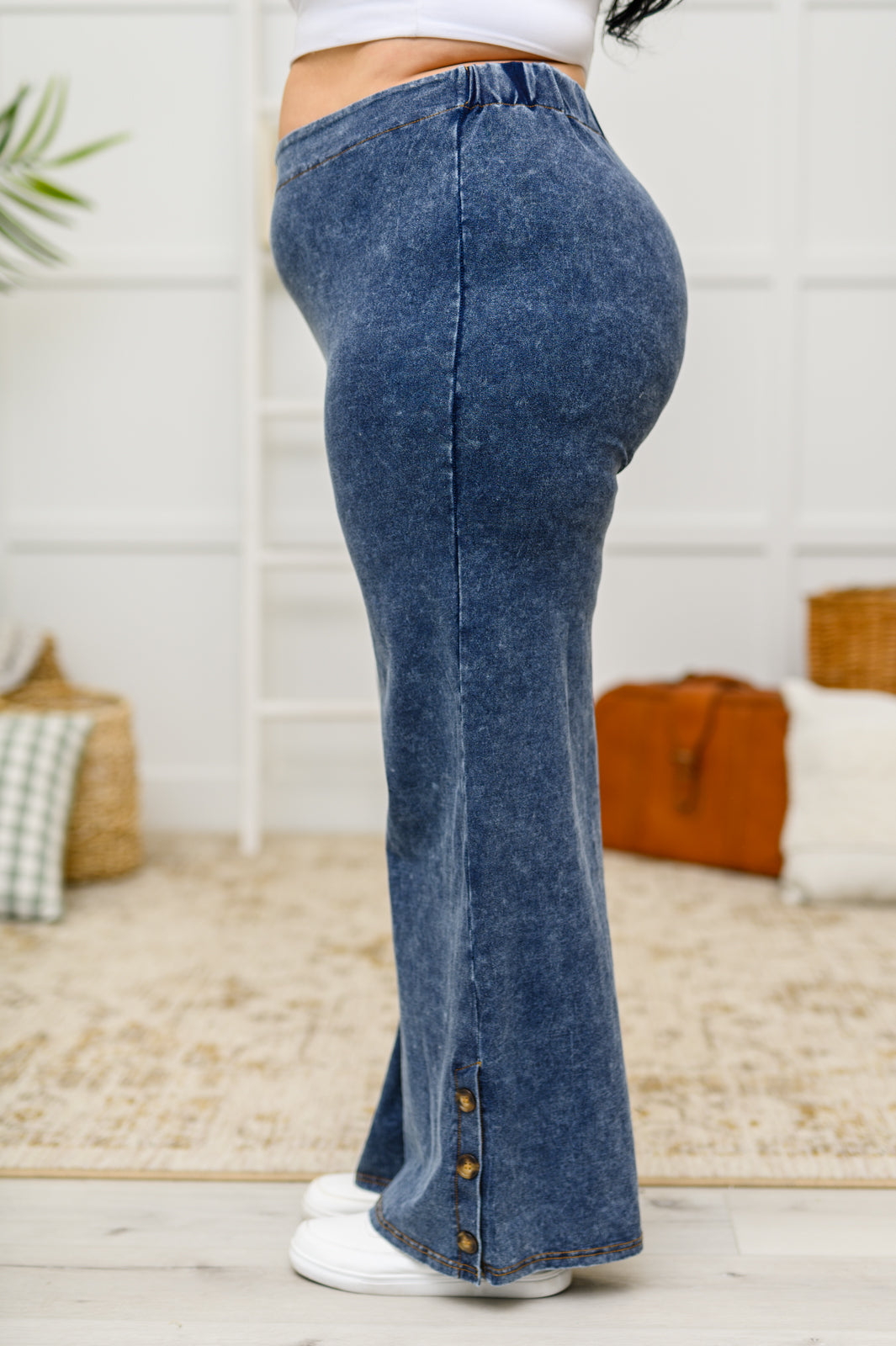 ParkCityButtonFlareJeans3