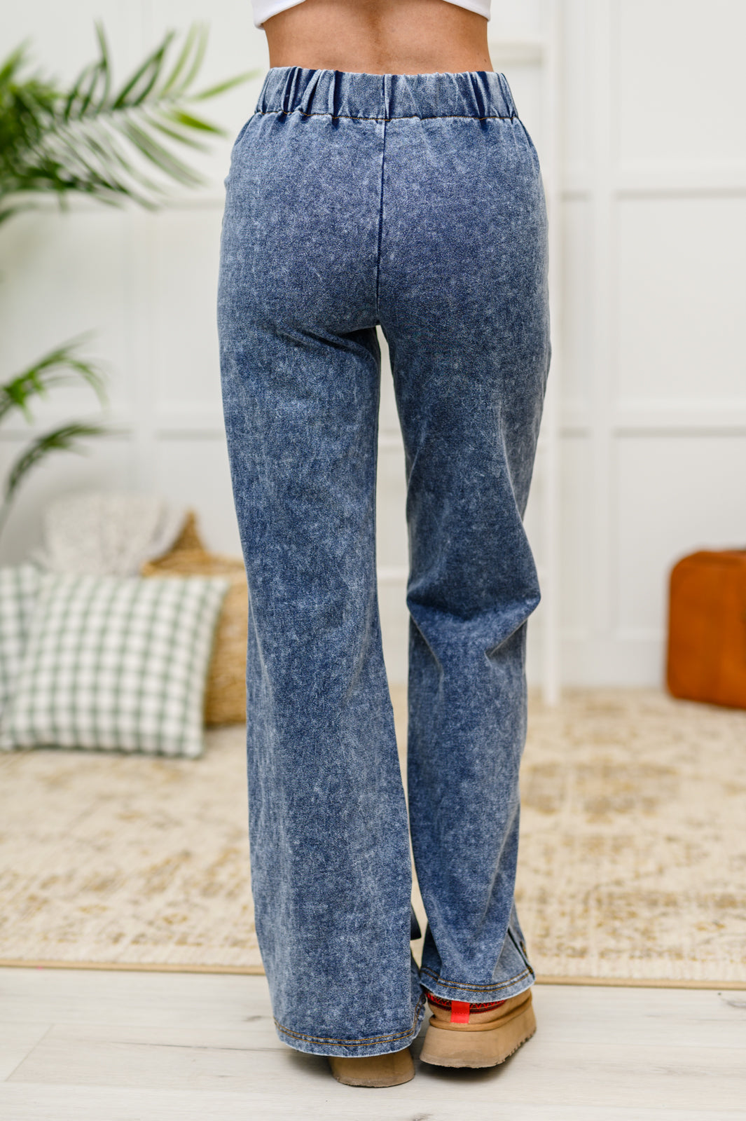 ParkCityButtonFlareJeans9
