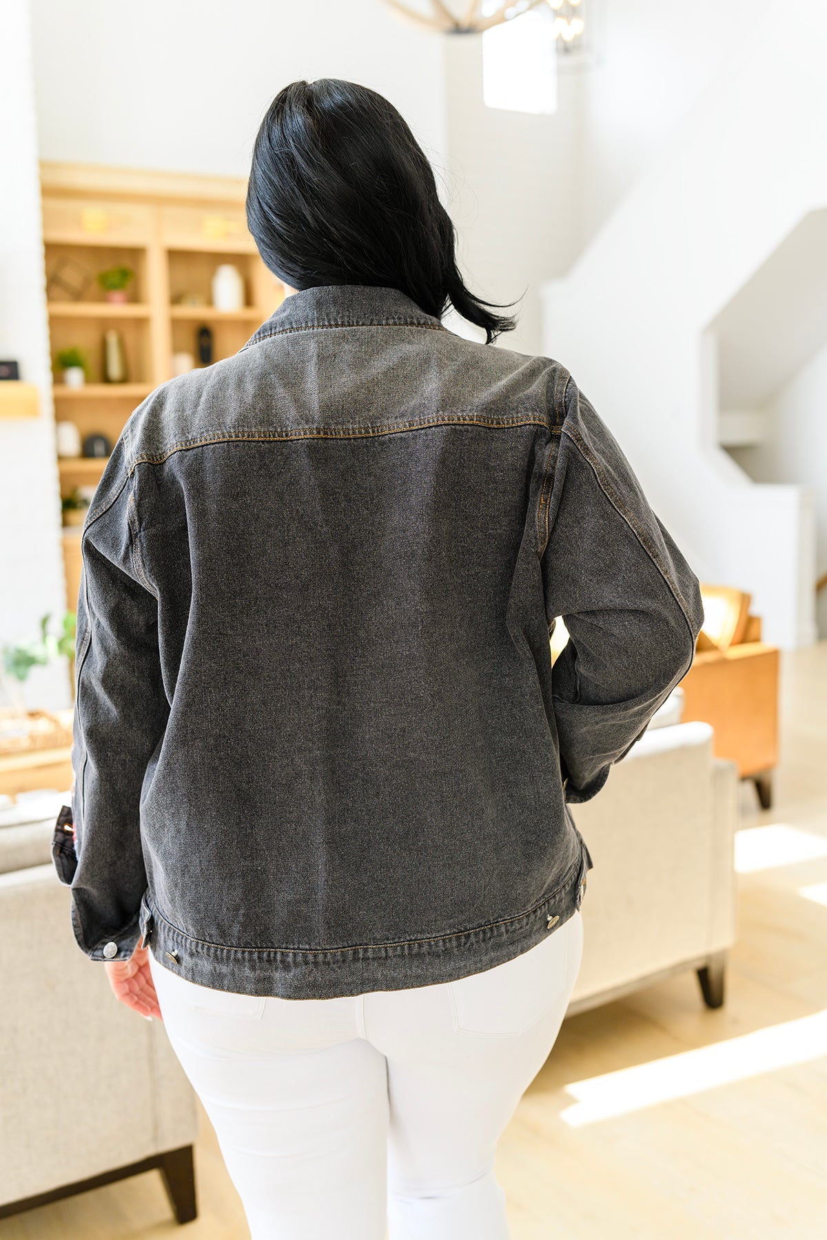 TTYLJacketinBlackDenim7_2887d737-6a2f-4dd5-a0e6-9ee0296fe416