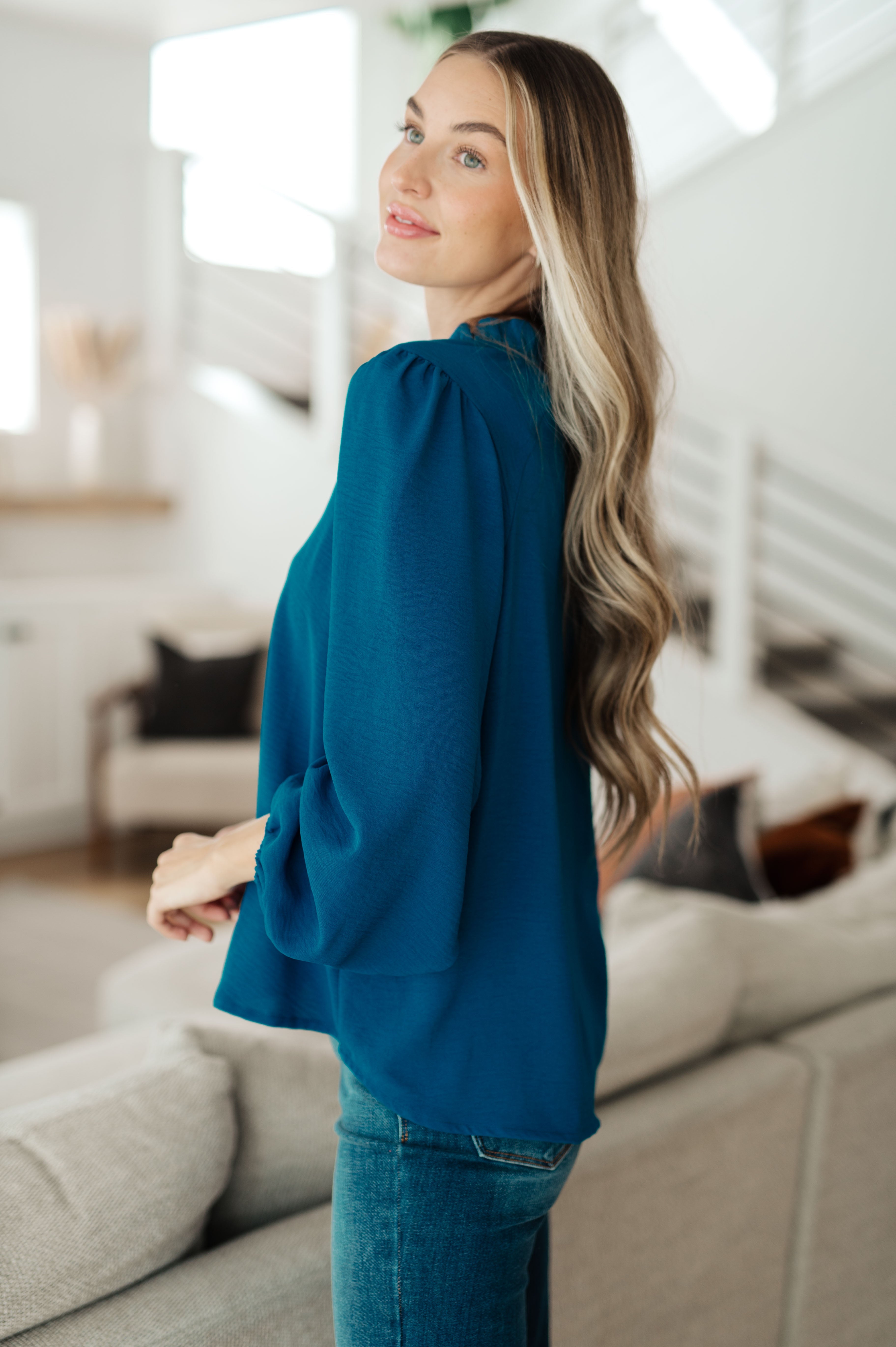 WeBelieveKeyholeTieDetailBlouse38